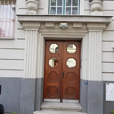 Partyzanske Namesti 3 * Острава