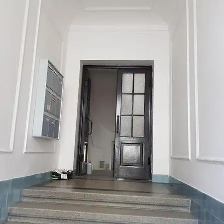 Partyzanske Namesti 3 Апартаменты *